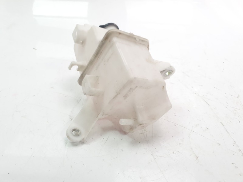 Recambio de deposito expansion para toyota rav4 referencia OEM IAM 2811B0  