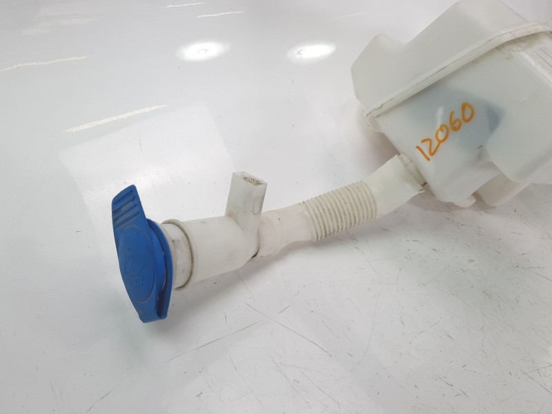 Recambio de deposito limpia para audi q3 (8ug) base referencia OEM IAM 8V0955451N  