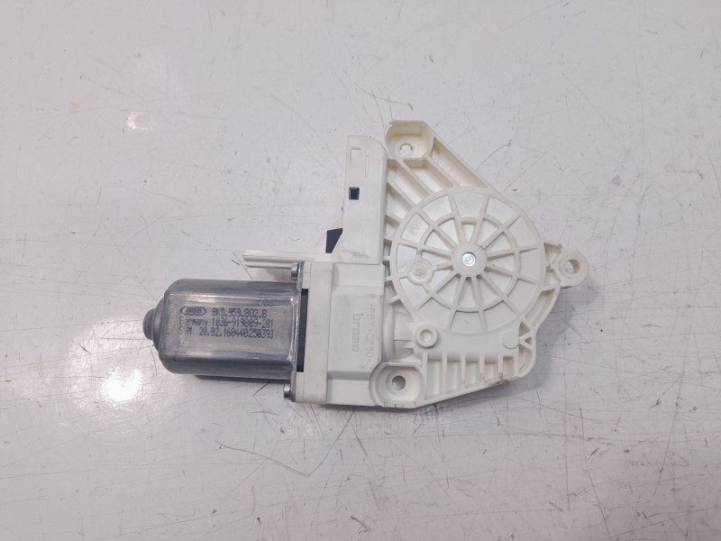 Recambio de motor elevalunas delantero derecho para porsche cayenne (typ 92aa) diesel referencia OEM IAM 8K0959802B  