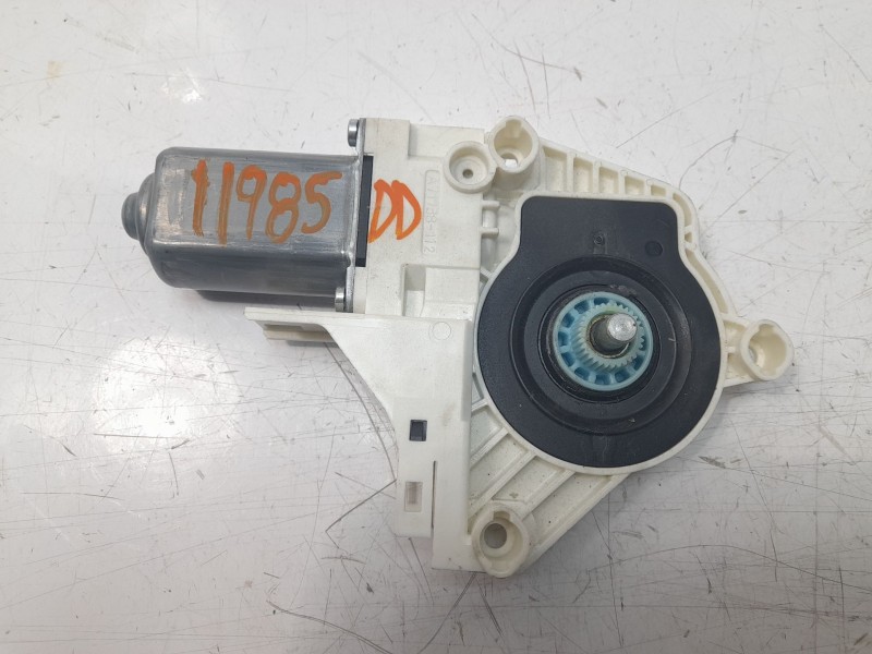 Recambio de motor elevalunas delantero derecho para porsche cayenne (typ 92aa) diesel referencia OEM IAM 8K0959802B  