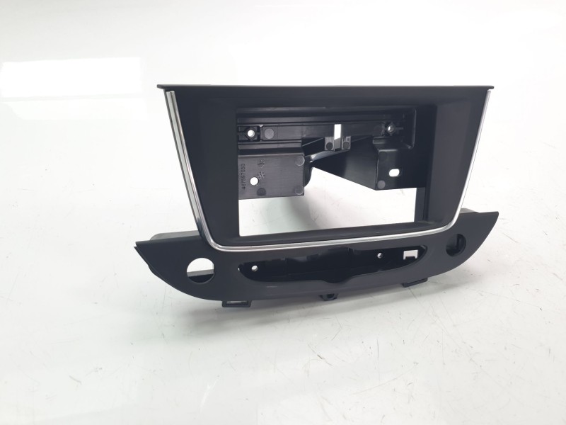 Recambio de moldura para opel grandland x ultimate referencia OEM IAM 460029937  