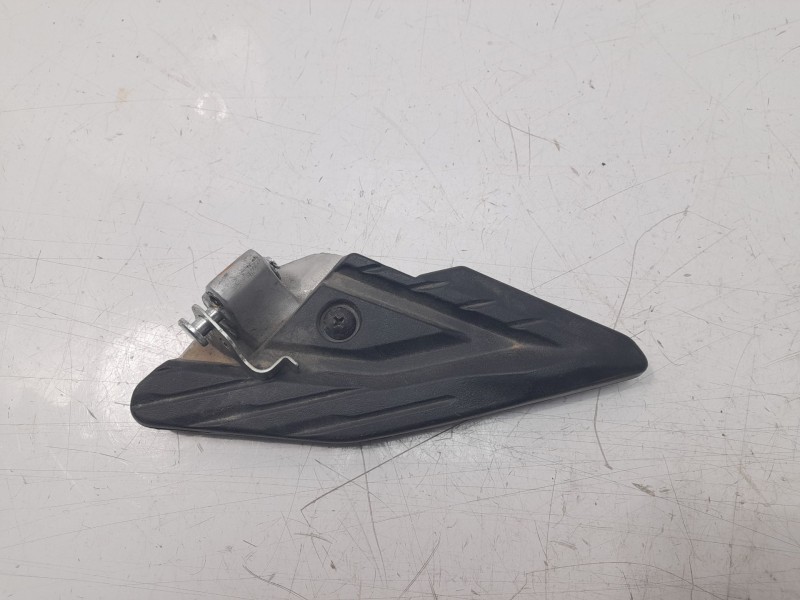Recambio de estribera izquierda para honda pcx 125 referencia OEM IAM 50740K1ZJ10  