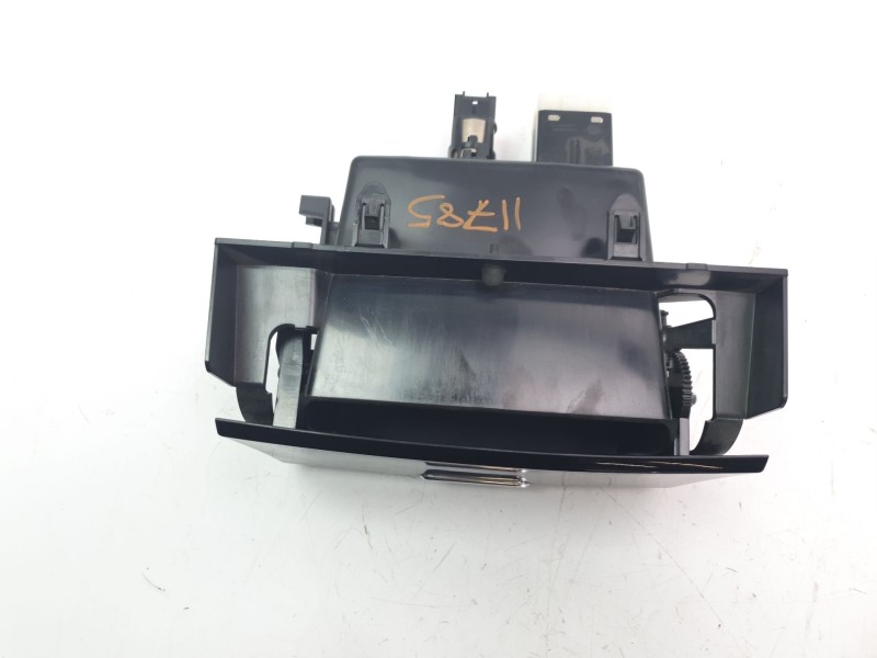 Recambio de moldura para opel grandland x ultimate referencia OEM IAM YP00054177  