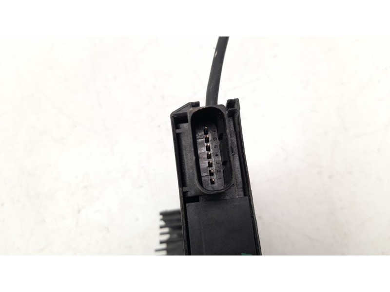 Recambio de cerradura puerta delantera derecha para citroen c4 picasso 1.2 12v e-thp referencia OEM IAM 9810310280  