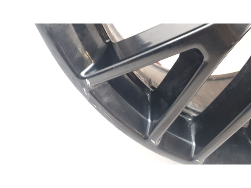 Recambio de llanta para ford mustang gt referencia OEM IAM FR3J1007BD  