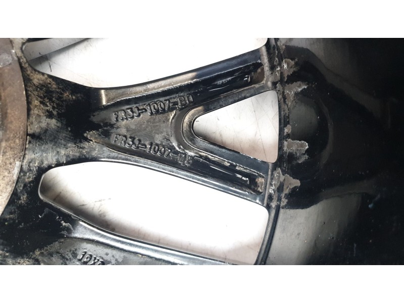 Recambio de llanta para ford mustang gt referencia OEM IAM FR3J1007BD  