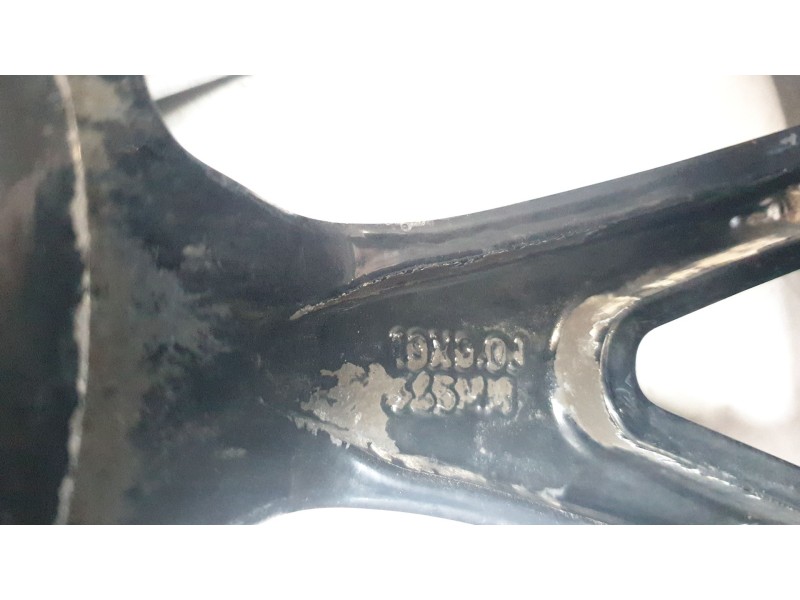 Recambio de llanta para ford mustang gt referencia OEM IAM FR3J1007BD  