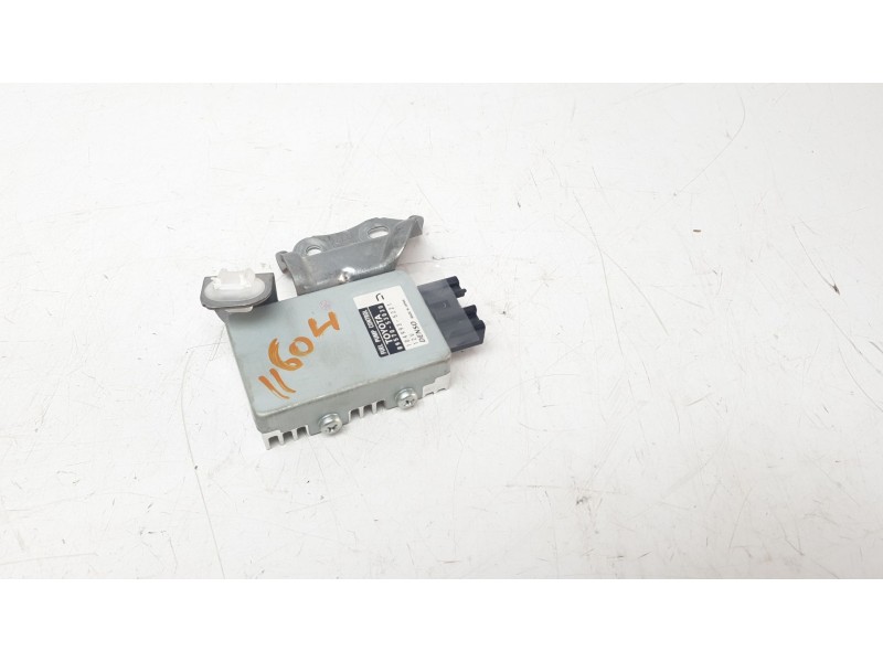 Recambio de modulo electronico para lexus xe2 is300h referencia OEM IAM 8957053030  