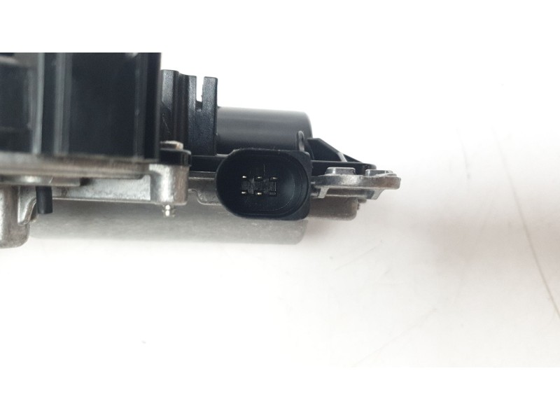 Recambio de motor cierre centralizado porton para audi a4 avant (8w5) básico referencia OEM IAM 3V5827887A  