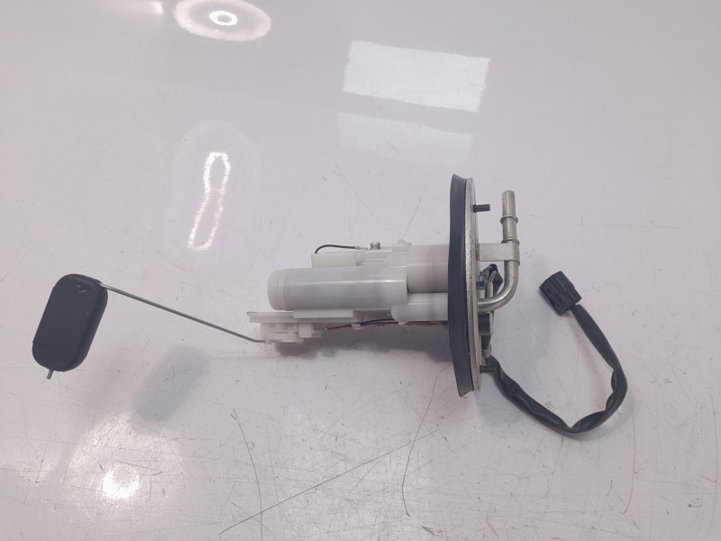 Recambio de bomba combustible para honda cbr 650r cbr 650r referencia OEM IAM UCT35HU67  