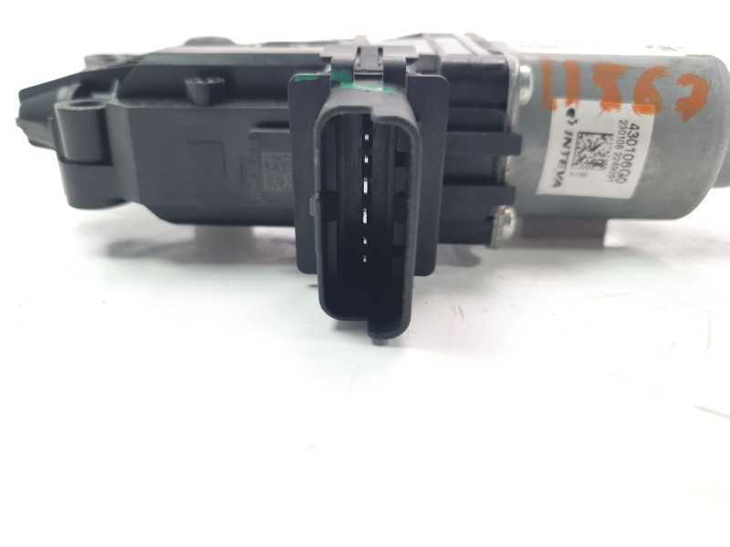 Recambio de motor elevalunas delantero derecho para hyundai i30 (pd) 1.4 cat referencia OEM IAM 82450G4010  