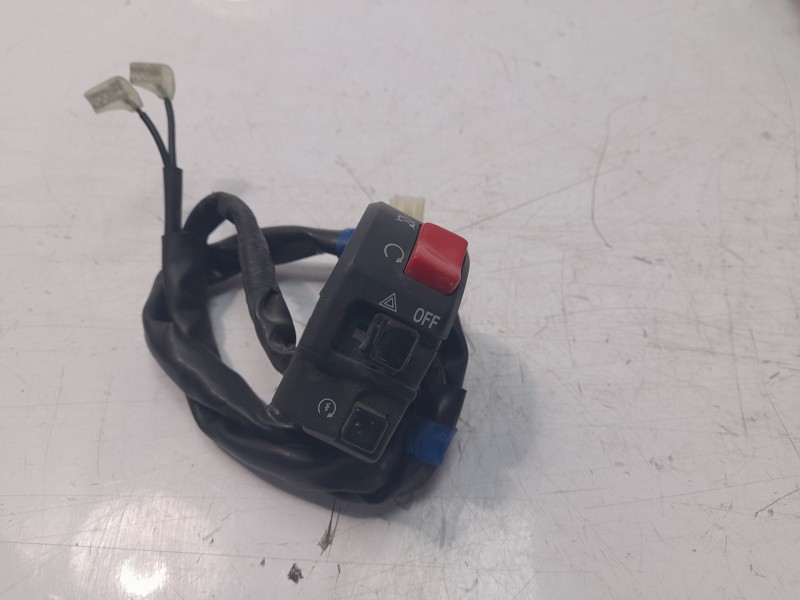 Recambio de piña luces derecha para yamaha yzf-r 7 yzf-r 7 referencia OEM IAM BEB839630000  