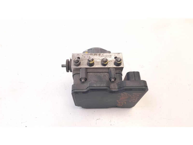 Recambio de abs para dacia sandero 0.9 tce cat referencia OEM IAM 476601203R  