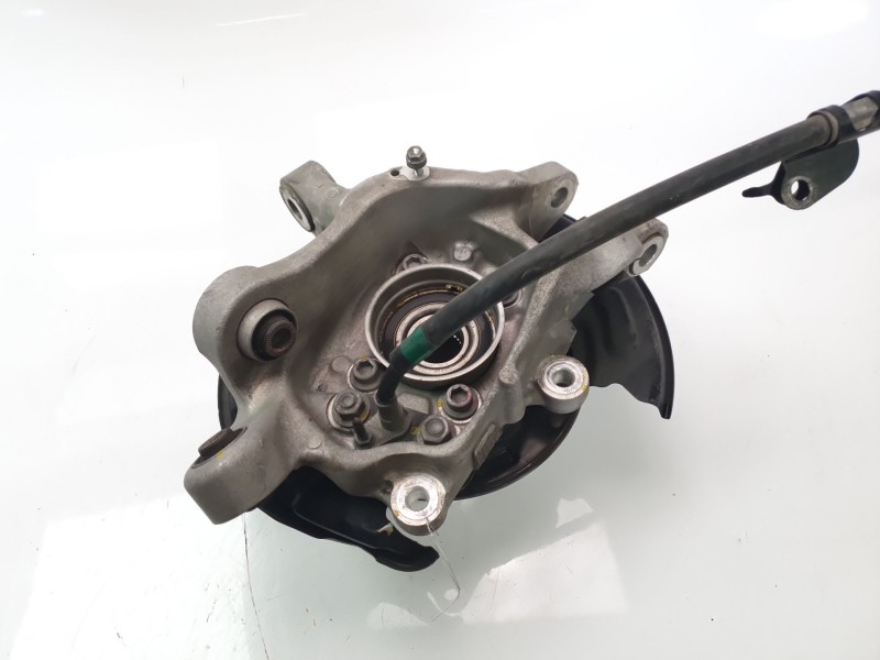 Recambio de mangueta trasera izquierda para toyota yaris referencia OEM IAM 5726190118  