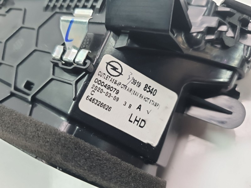 Recambio de aireador derecho para opel grandland x 120 aniversario referencia OEM IAM 39198540  
