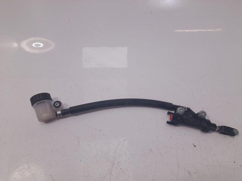 Recambio de bomba freno para yamaha yzf-r 7 yzf-r 7 referencia OEM IAM 56P2583V00  