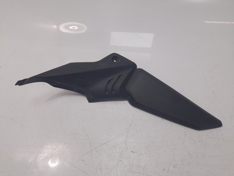 Recambio de moldura para honda cbr 650r cbr 650r referencia OEM IAM 83611MKYD500  