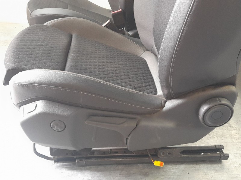 Recambio de juego asientos completo para opel grandland x ultimate referencia OEM IAM YP001442YX  