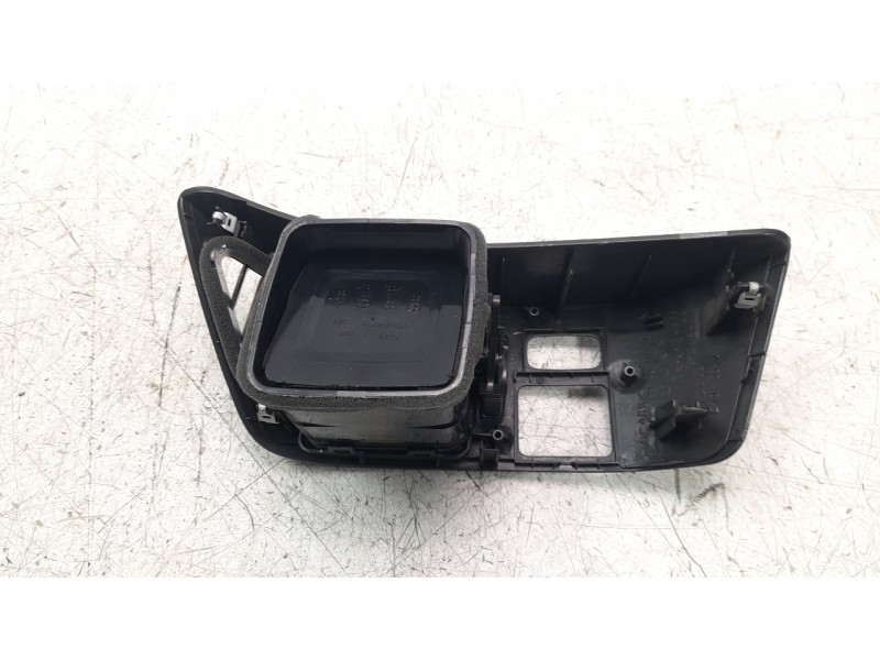 Recambio de aireador izquierdo para mitsubishi montero (v60/v70) 3.2 di-d cat referencia OEM IAM MR456581  