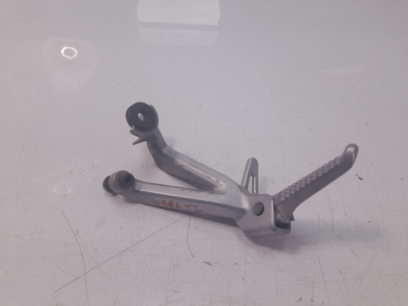 Recambio de estribo lateral para suzuki gsx-r 600/750/1100 (1989-2000) referencia OEM IAM 4370033E00000  