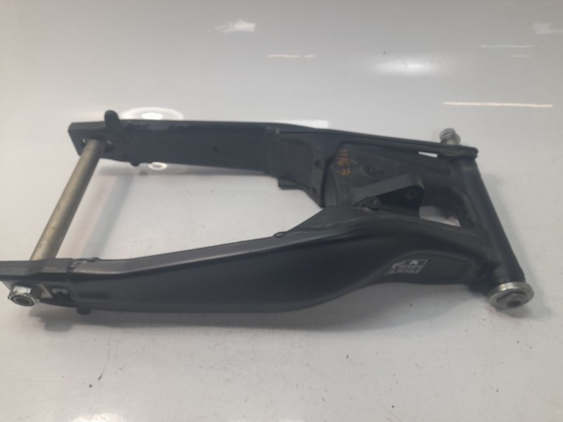 Recambio de puente trasero para yamaha tracer 900 referencia OEM IAM B5U2211000  