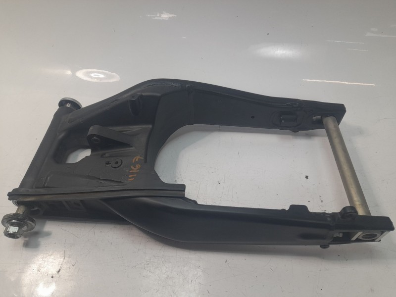 Recambio de puente trasero para yamaha tracer 900 referencia OEM IAM B5U2211000  