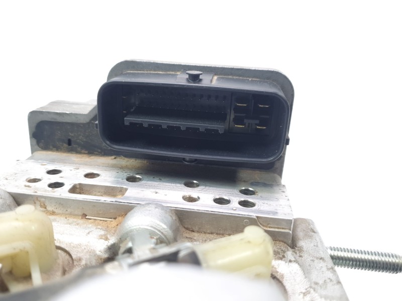 Recambio de abs para toyota rav4 referencia OEM IAM 4705042211  