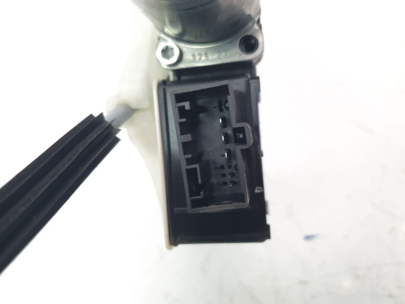 Recambio de elevalunas trasero izquierdo para seat arona fr referencia OEM IAM 6F0839461D  