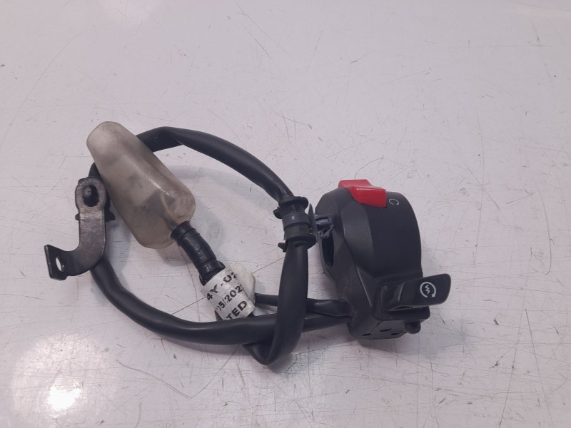 Recambio de piña luces derecha para honda cbr 650r cbr 650r referencia OEM IAM 35130MKND11  