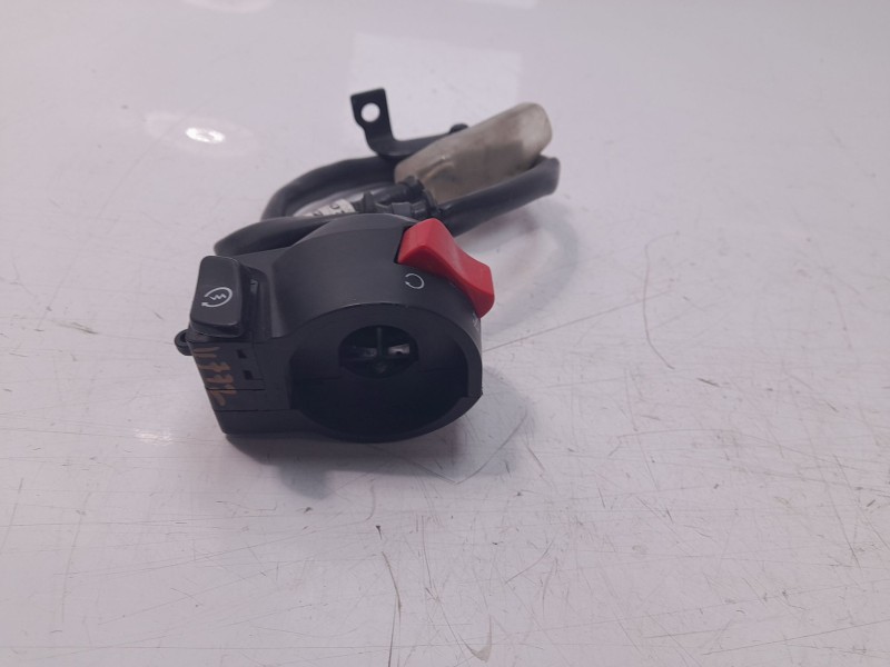 Recambio de piña luces derecha para honda cbr 650r cbr 650r referencia OEM IAM 35130MKND11  