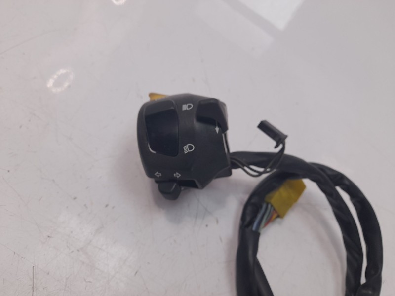 Recambio de piña luces izquierda para suzuki gsx-r 600/750/1100 (1989-2000) referencia OEM IAM 3740033E11000  