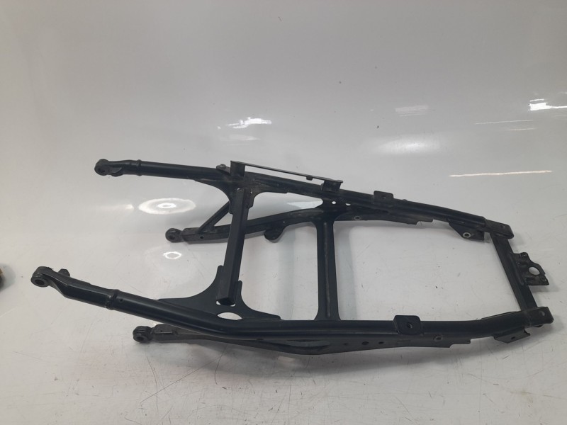 Recambio de subchasis trasero para bmw f 900 xr referencia OEM IAM 46518404202  