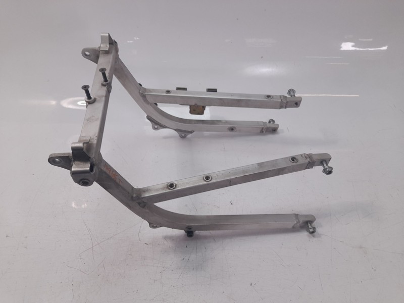 Recambio de subchasis trasero para suzuki gsx-r 600/750/1100 (1989-2000) referencia OEM IAM 4120033E20000  