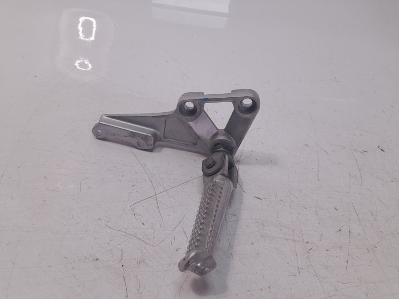 Recambio de estribo lateral para suzuki gsx-r 600/750/1100 (1989-2000) referencia OEM IAM 4352133E0000  