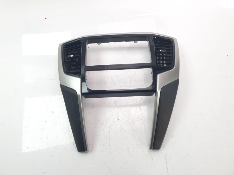 Recambio de aireador para mitsubishi l 200 (kl0/kj0) basis doppelkabine 4wd referencia OEM IAM 8002B813XA  