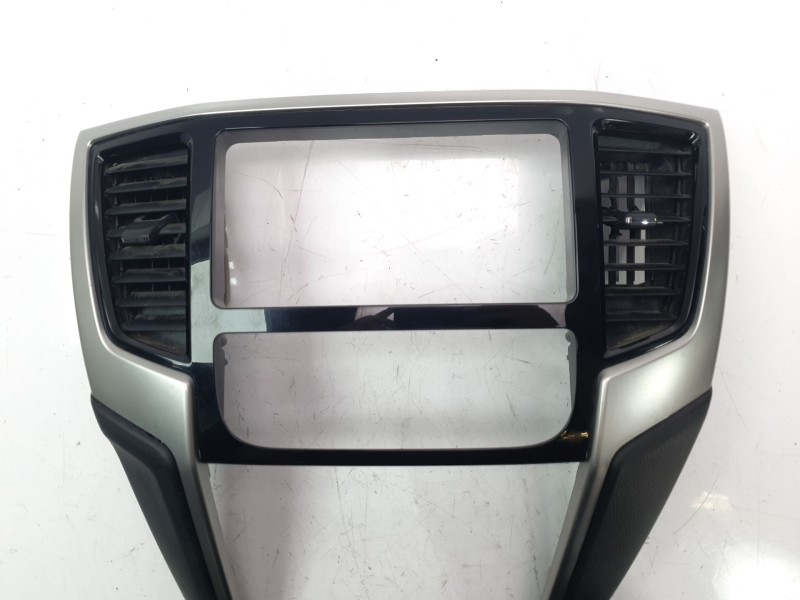 Recambio de aireador para mitsubishi l 200 (kl0/kj0) basis doppelkabine 4wd referencia OEM IAM 8002B813XA  