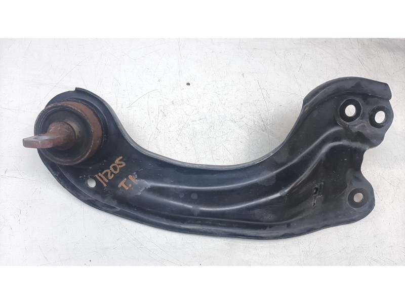 Recambio de brazo suspension inferior trasero izquierdo para honda civic lim.5 (fk) 1.5 vtec cat referencia OEM IAM AKT31NC20571