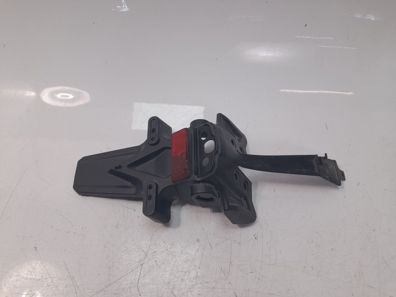 Recambio de portamatriculas para yamaha yzf-r 7 yzf-r 7 referencia OEM IAM BEB2162900  