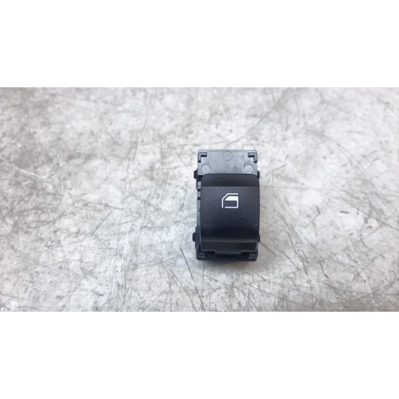 Recambio de mando elevalunas trasero derecho para hyundai i20 (bc3) klass referencia OEM IAM 93581Q0000  
