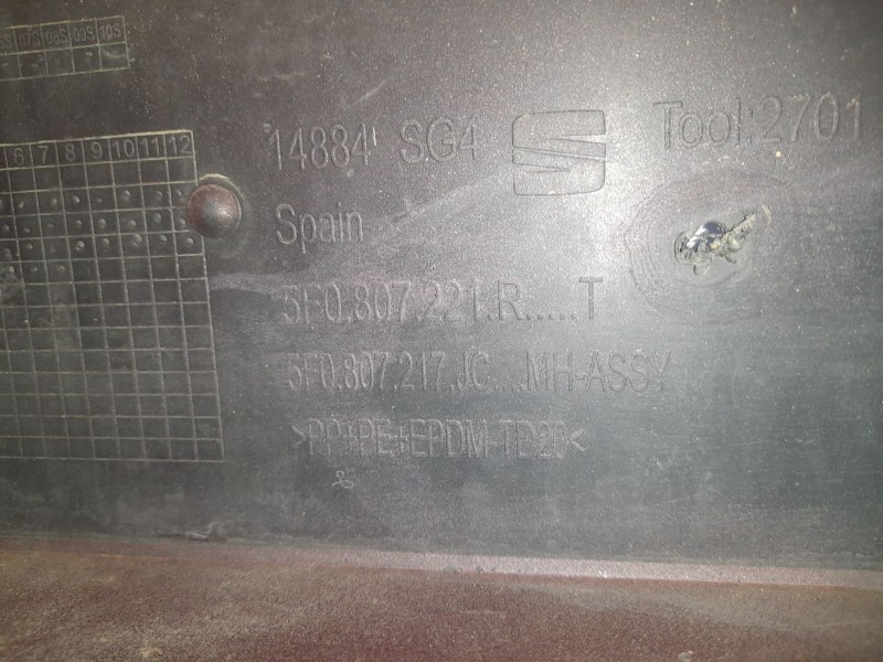 Recambio de paragolpes delantero para seat leon st (5f8) 1.5 tgi referencia OEM IAM 5F0807221R  107213608 , ST4281001