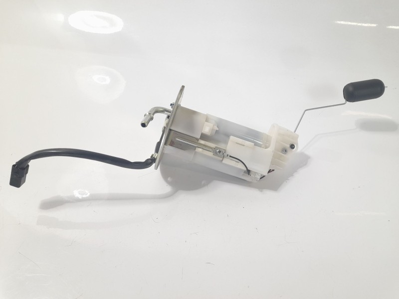 Recambio de bomba combustible para kawasaki z ( - 899cc) z 650 referencia OEM IAM 490400754  