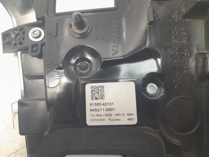 Recambio de piloto trasero derecho interior para toyota rav 4 v (_a5_, _h5_) 2.5 hybrid (axah52) referencia OEM IAM 8158042151  