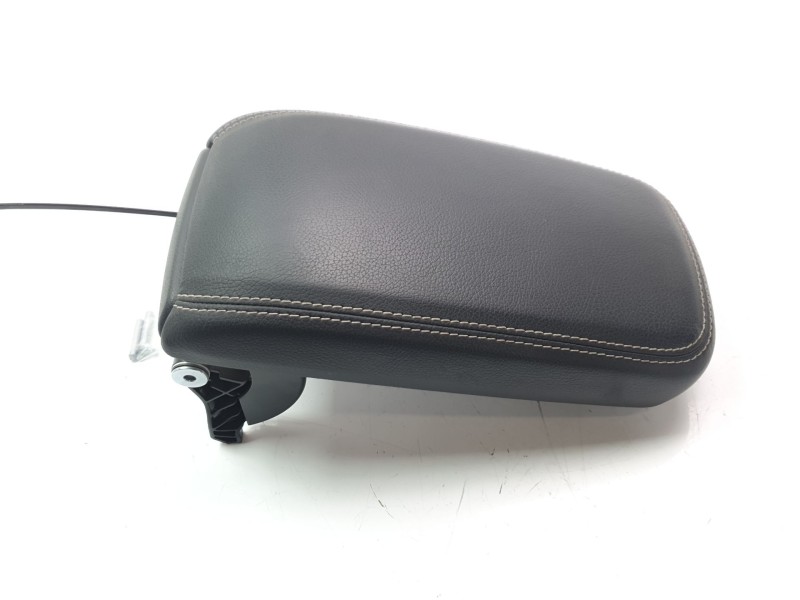 Recambio de apoyabrazos central para mercedes-benz clase gla (w156) gla 200 cdi (156.908) referencia OEM IAM 17668027019H68  