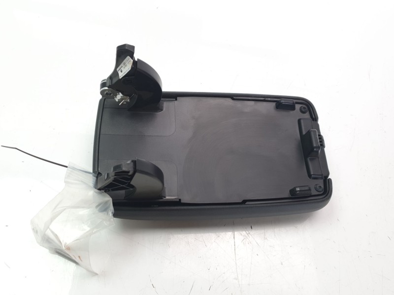 Recambio de apoyabrazos central para mercedes-benz clase gla (w156) gla 200 cdi (156.908) referencia OEM IAM 17668027019H68  