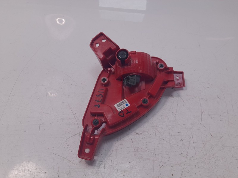 Recambio de piloto trasero derecho paragolpes para kia xceed drive referencia OEM IAM 92406J7300  