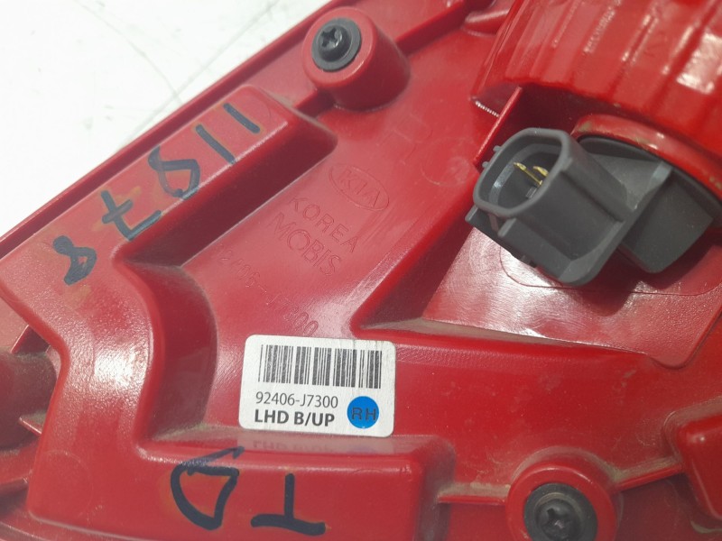 Recambio de piloto trasero derecho paragolpes para kia xceed drive referencia OEM IAM 92406J7300  