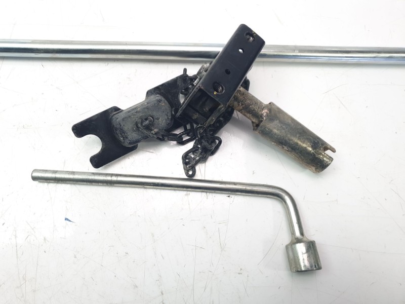 Recambio de herramientas para mitsubishi l 200 (kl0/kj0) basis doppelkabine 4wd referencia OEM IAM HERRAMIENTAS  