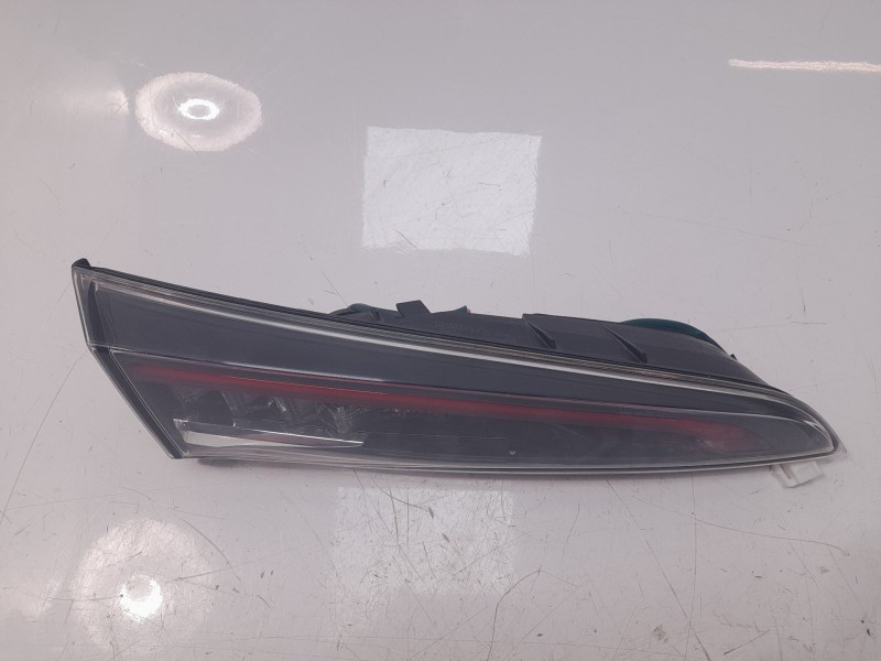 Recambio de piloto trasero izquierdo interior para toyota corolla (e21) hybrid active referencia OEM IAM 8159102C60  