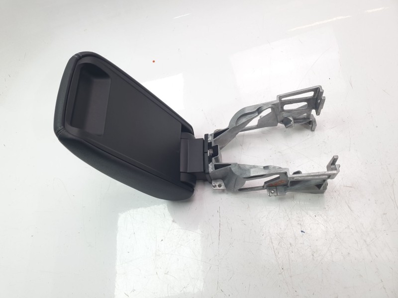 Recambio de apoyabrazos central para audi q3 sportback (f3n) 35 tdi referencia OEM IAM 83A864207A  