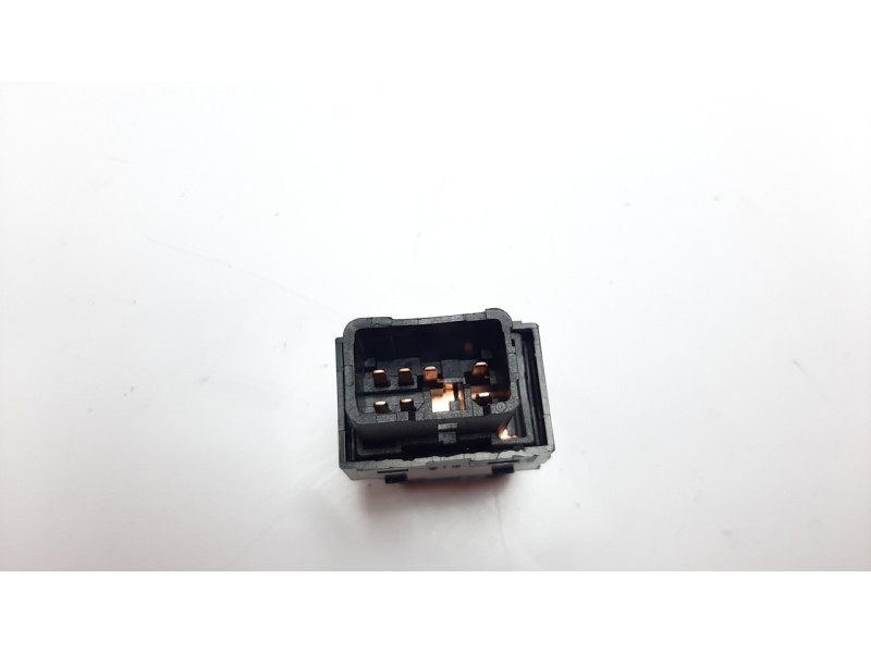 Recambio de mando elevalunas trasero izquierdo para kia sportage 1.6 cat referencia OEM IAM 935751H000  